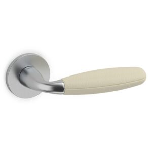 Olivari – Maniglia CLUB ottone CROMO SATINATO/PELLE M181RB8B MV