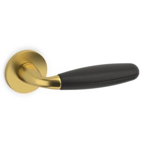 Olivari – Maniglia CLUB ottone SUPERORO SATINATO/PELLE M181RB8B TV